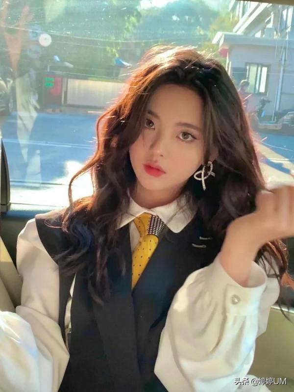 楊超越，膚白貌美、可愛甜美、古靈精怪，好看的女孩子誰不愛呢