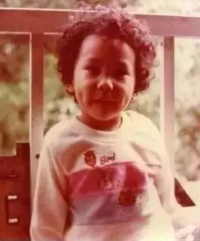 “傳奇”宋嶽庭：19歲鋃鐺入獄，23歲骨癌晚期，靠遺作打敗周杰倫