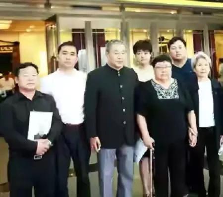 1959年,在天安門城樓上,周恩來對宋勤說:你敢告你陳賡伯伯的狀 1959年,在天安門城樓上,周恩來對宋勤說:你敢告你陳賡伯伯的狀