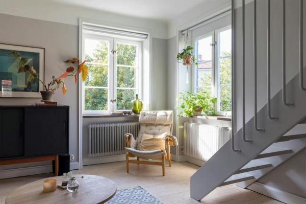 簡潔複式住宅，置身綠色廚房，在躺椅上消磨時光，好一片寧靜綠洲