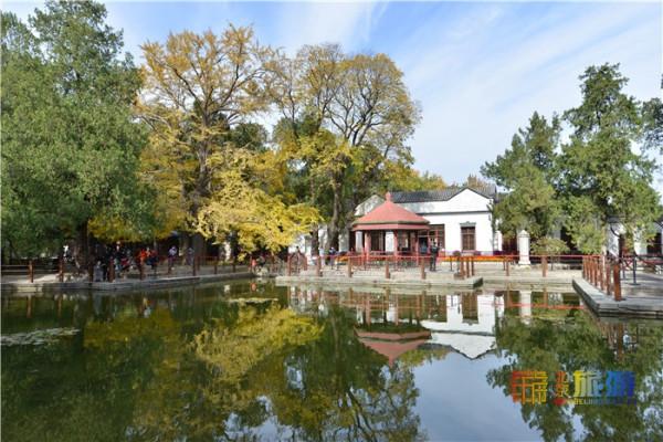 深秋的香山 層林盡染美輪美奐