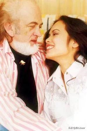 圖他毛髮多、圖他氣味重?6位嫁給";外國老頭";的女星,她們圖什麼 圖他毛髮多、圖他氣味重?6位嫁給";外國老頭";的女星,她們圖什麼