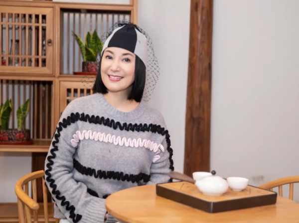 90年代內地天后落差好大，廉價走穴令人惋惜，賣二手衣吃相難看