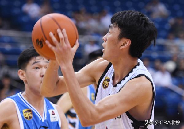 CBA三訊息：遼寧續約朝陽小將，李弘權考慮B聯賽，阿不都暢談周琦