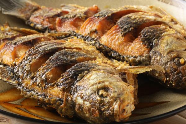 夏天入伏後，多給孩子吃魚少吃肉，營養清淡，孩子特別喜歡