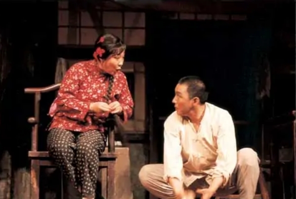 “家世顯赫”的6位明星，有人高攀不起，有人受人唾棄