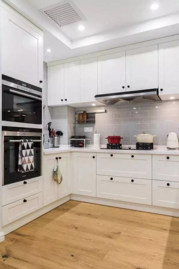 「春秋裝飾課堂」廚房只裝一盞燈,難道你不覺得暗? 「春秋裝飾課堂」廚房只裝一盞燈,難道你不覺得暗?