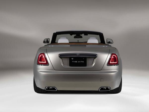 低調奢華的跑車，車長5.3米，563匹馬力5s破百，還是後輪驅動