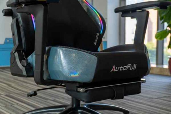 炫酷指數拉滿！這個電競椅竟然帶螢幕—傲風 機械大師Pro電競椅上手體驗