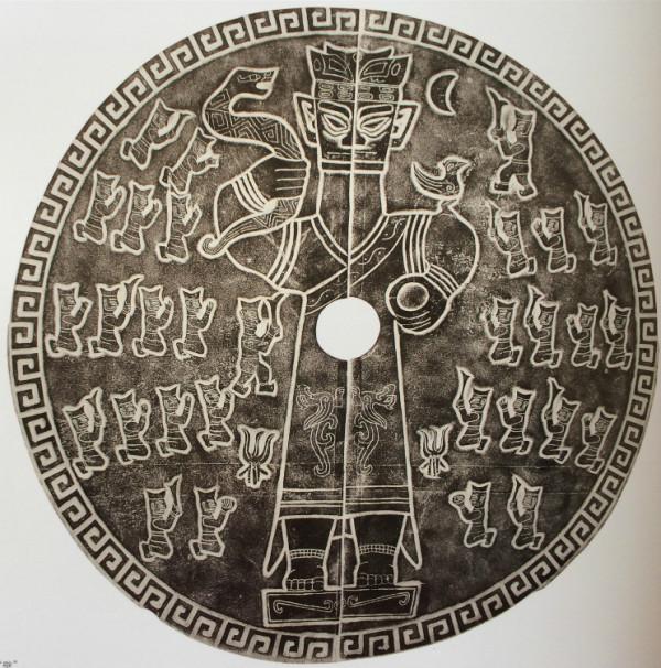 三星堆立人環管狀手裡握的究竟是什麼? 三星堆立人環管狀手裡握的究竟是什麼?