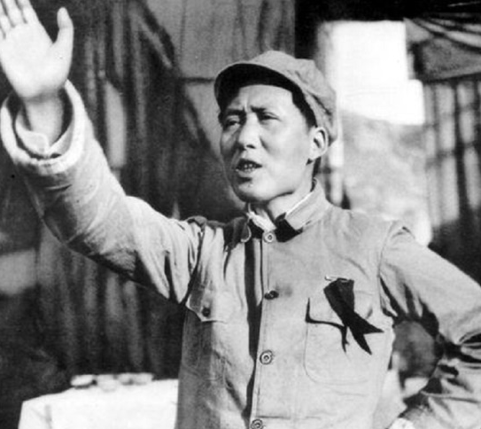 1952年，一鐵匠帶著一封信走進了中南海，毛主席：你應該早些來的