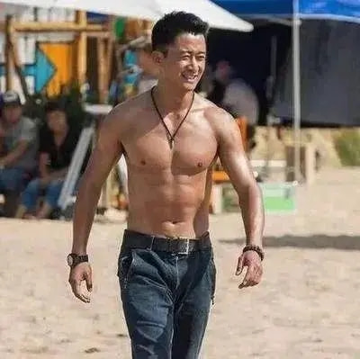 5位新一代“硬漢”接班人,易烊千璽吳磊都因戲受傷,仍堅持拍完 5位新一代“硬漢”接班人,易烊千璽吳磊都因戲受傷,仍堅持拍完