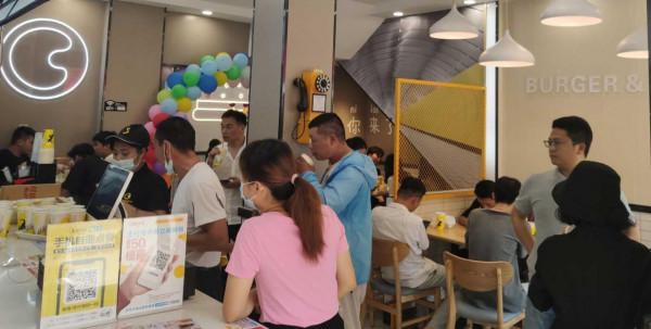 在三四線市場開一家超級堡漢堡店怎麼樣? 在三四線市場開一家超級堡漢堡店怎麼樣?