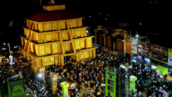 印度人瘋了?瘋搶恆河泥巴,小夥靠賣泥賺得盆滿缽滿 印度人瘋了?瘋搶恆河泥巴,小夥靠賣泥賺得盆滿缽滿