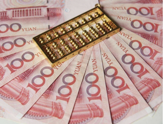 銀行卡簡訊通知要開通嗎？收費政策該取消嗎？銀行員工給出建議