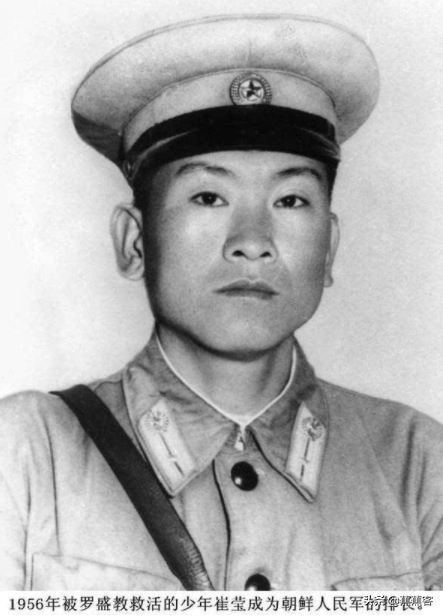 羅盛教犧牲後：父親赴朝為兒掃墓，被救者母親提出：我把孫子送你