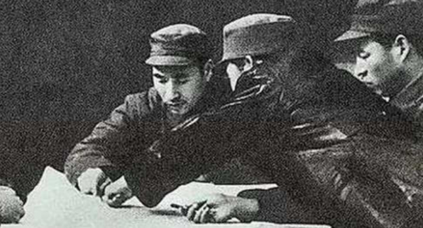 羅榮桓逝世，林彪帶病出席追悼會，揮筆寫下4字悼文，讓人動容