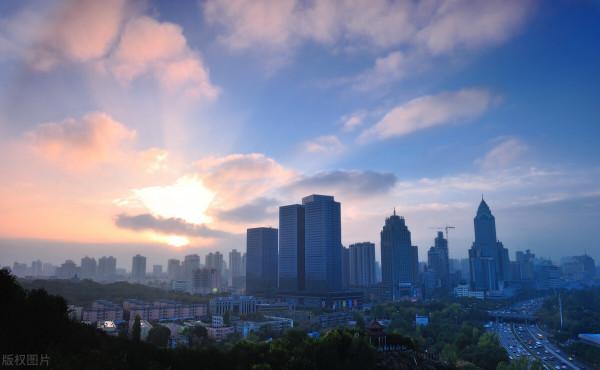 新疆旅遊；必須看的完美攻略