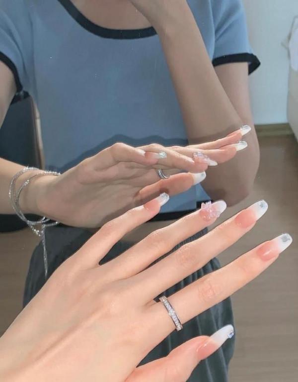 真正不顯老的女人，更重視這幾個方面抗老！手部去皺紋很是少見