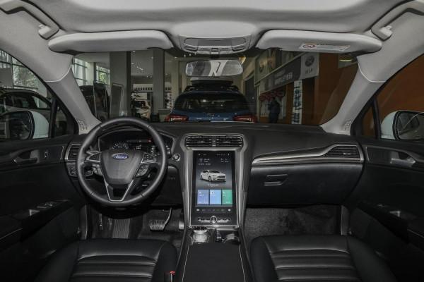 20萬預算不一定看凱美瑞，這三款中型車同樣是精品，優惠還不低