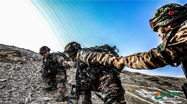 迎寒而戰，天山腳下練兵忙