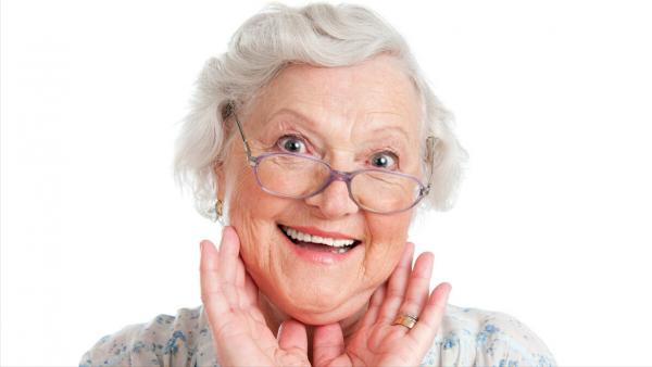 52歲男保姆:伺候73歲的癱瘓老奶奶,雖然工資2萬,但我卻想逃離 52歲男保姆:伺候73歲的癱瘓老奶奶,雖然工資2萬,但我卻想逃離