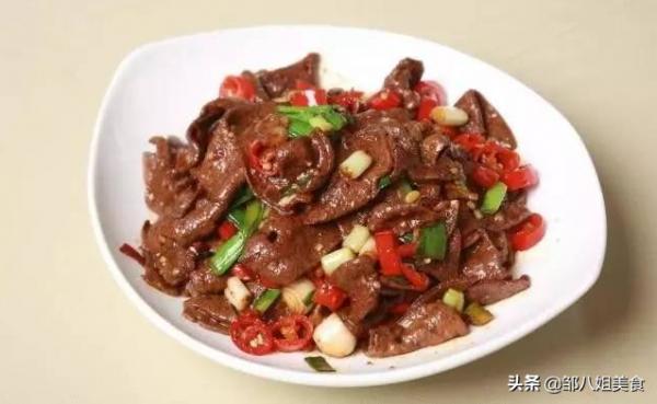 ​炒豬肝有技巧，不要焯水！炒前多做兩步，豬肝嫩滑不腥，好吃