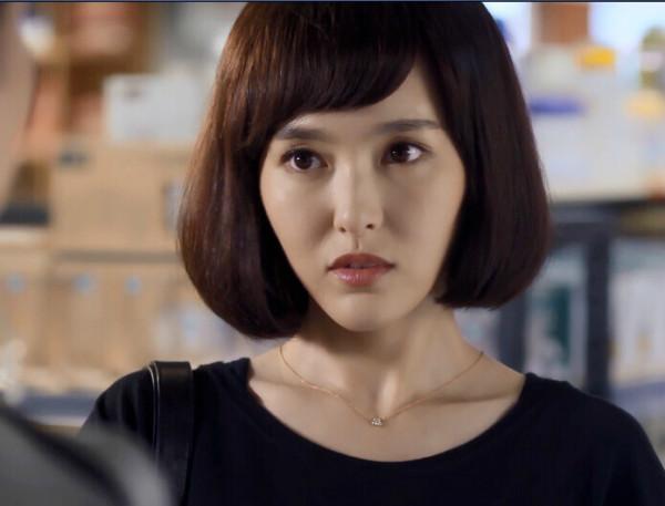 蘿莉臉太騙人！竟是隱形高個，看臉150看腿170，原來錯怪男星矮了