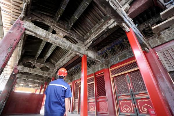 為何故宮600年不倒？撬開故宮地磚發現秘密，來看古代匠人的智慧
