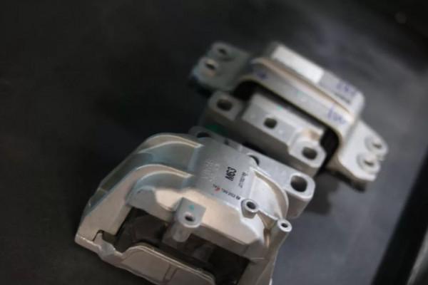 怪獸修車：翻新來自河南的大眾途安，全車異響抖動，積碳堆積如山