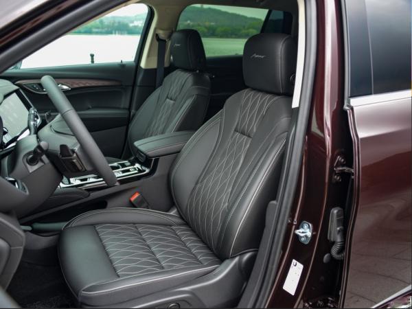 別克昂科威Plus艾維亞 七座版，尺寸有著明顯增加，更沉穩、大氣