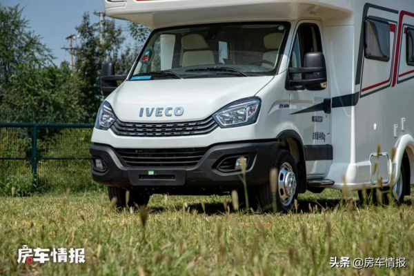 全新下線的國產房車,價格不變水電升級,配2.3米雙人床同類最大 全新下線的國產房車,價格不變水電升級,配2.3米雙人床同類最大