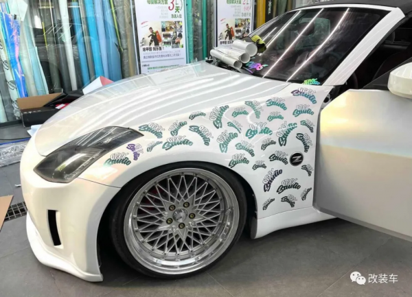 稀有的敞篷日產350Z變身伏地魔,這不是";淑女";是";辣妹"; 稀有的敞篷日產350Z變身伏地魔,這不是";淑女";是";辣妹";