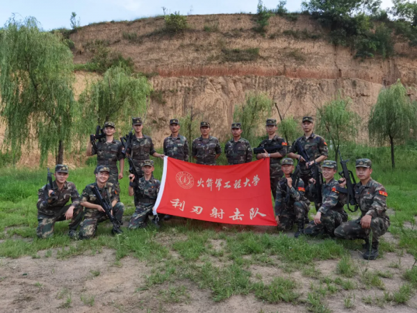 這個兵教員不一般！