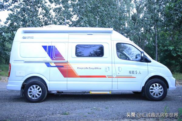 &ZeroWidthSpace;2人用的宇通B型房車！2&period;0T動力，帶床和做飯功能，不怕高額車腳費