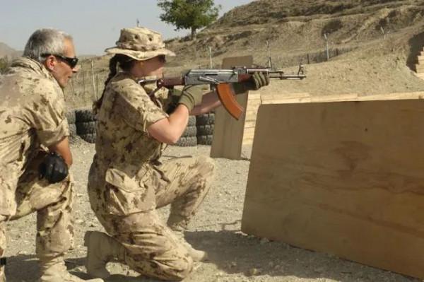 又見56-2式衝鋒槍，中國最美的AK，第三世界特種部隊的真愛