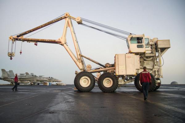 昨天，一架F-35C在南海墜毀，我們能撈嗎？