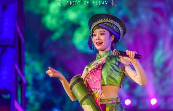 中國最大洞穴劇場，欣賞大型的詩畫盛典，洞中一小時，往事越千年