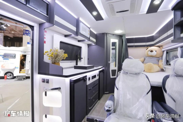 新款獵鷹房車上市，水電升級價格降低，雙人座椅帶按摩乘坐真舒服