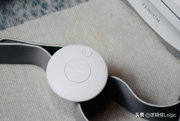 這款按摩器提供6大模式,9種按摩力度,還有3檔溫度調節 這款按摩器提供6大模式,9種按摩力度,還有3檔溫度調節