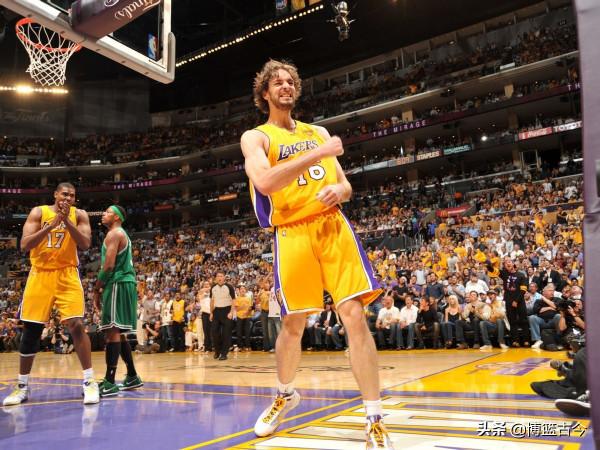還原08-10湖人陣容真實水平，科比帶隊奪冠被低估，難度其實很大