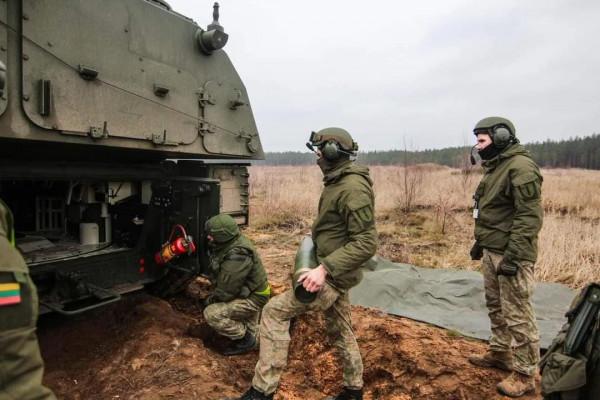 立陶宛炮兵營實彈射擊訓練 立陶宛炮兵營實彈射擊訓練