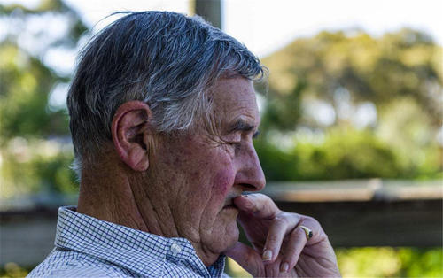 如果身體這兩處出現“臭味”,也許是尿毒症初期,建議調整作息 如果身體這兩處出現“臭味”,也許是尿毒症初期,建議調整作息