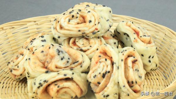 把豆腐乳捲到花捲裡,沒想到這麼好吃,鬆軟又勁道,比包子還香 把豆腐乳捲到花捲裡,沒想到這麼好吃,鬆軟又勁道,比包子還香