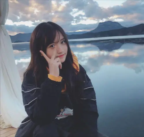 選美第一成鞠婧禕師妹，後失去至親痛苦不堪，卻也難逃黑粉吐槽