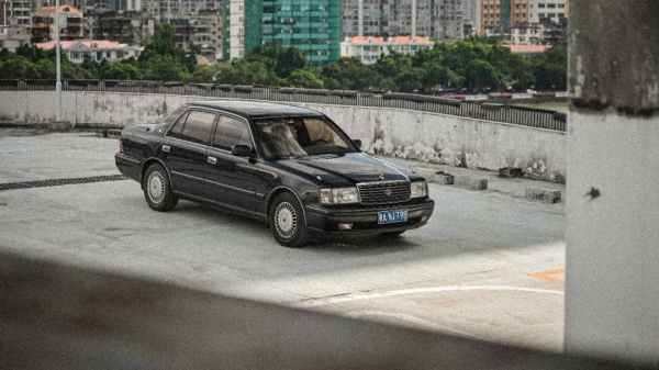 開著車齡26年、里程61萬公里的車子出門是什麼體驗？