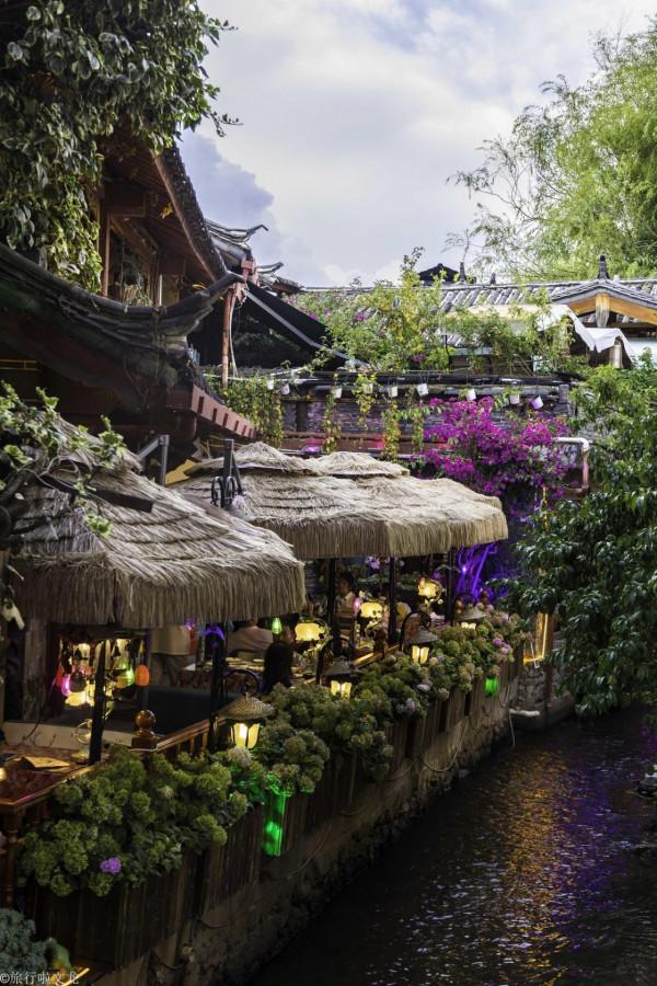 麗江古城聽說現在空城了,8月份還是這個樣子,雖商業但人潮洶湧 麗江古城聽說現在空城了,8月份還是這個樣子,雖商業但人潮洶湧