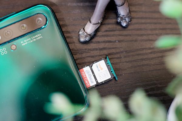 國潮精品大華NM儲存卡，隨心擴充套件手機空間