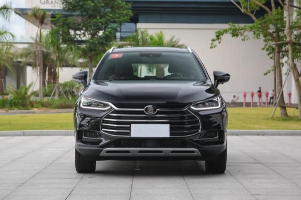 實拍比亞迪唐，配2.0T+6AT動力，7座佈局，到底香不香？