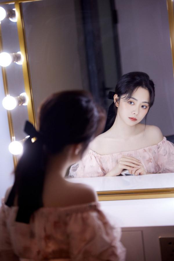 看譚松韻的幼態臉，果然雙子座都是自帶少年感